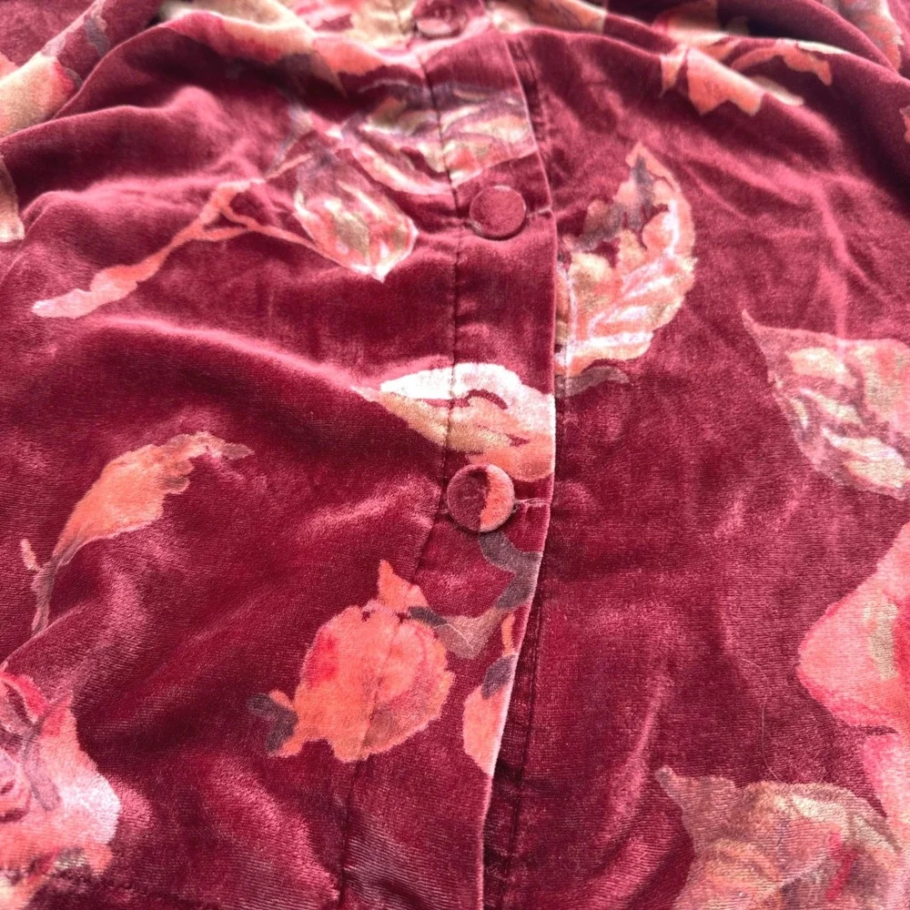 Pottery Barn Burgundy Red Floral Velvet Pillow Standard Sham Rose Print Button